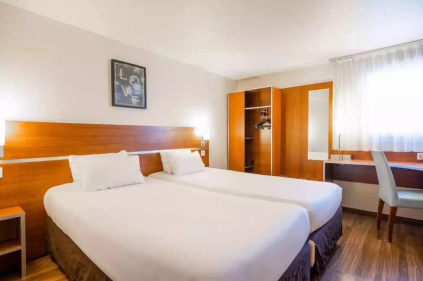 Comfort Hotel Aeroport Lyon St Exupery — photo 5
