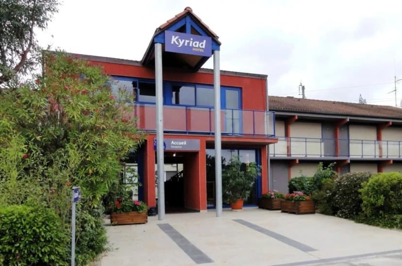 Hôtel Kyriad Toulouse Roques — photo 1