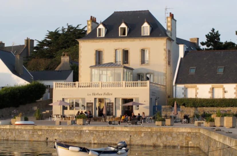 Hôtel-Restaurant "Les Herbes Folles" — photo 1