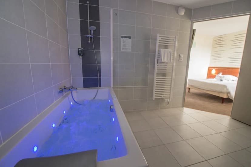 Brit Hotel Angers Parc Expo – L’Acropole — photo 5