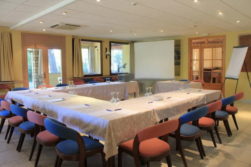HOTEL LES VIGNES BLANCHES — photo 2