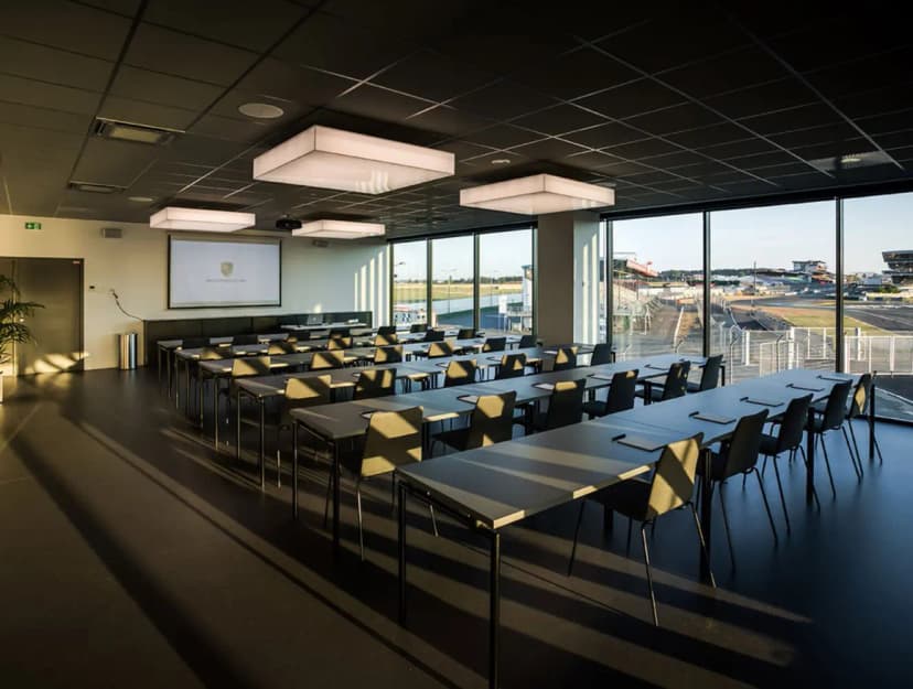 Porsche Experience Center - Le Mans — photo 3