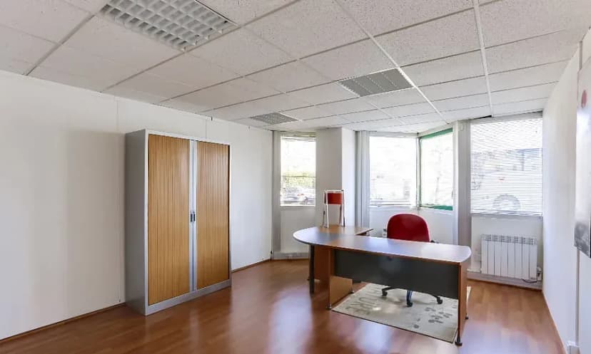 BUSINESS CENTER — photo 3