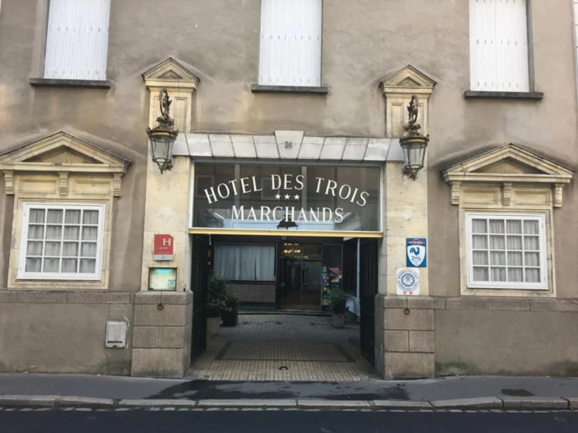 Hôtel Des Trois Marchands — photo 1