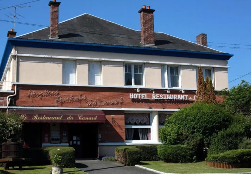 Logis - Hôtel Restaurant du Canard — photo 1