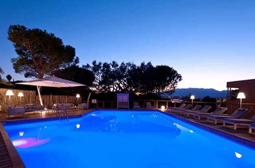 Isulella Hotel & Restaurant — photo 1