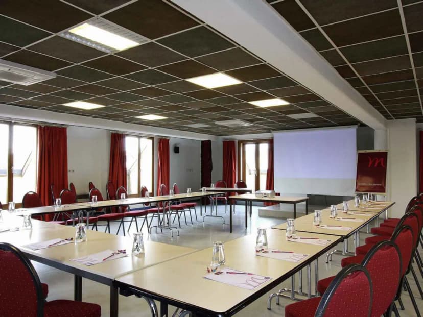 Hôtel Mercure Luxeuil Les Bains Hexagone — photo 2