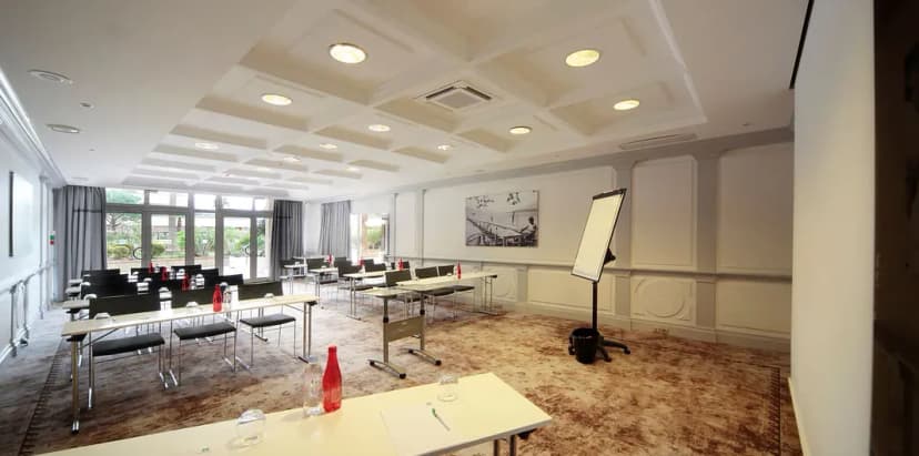 Holiday Inn Nice - Saint Laurent Du Var, an IHG Hotel — photo 4