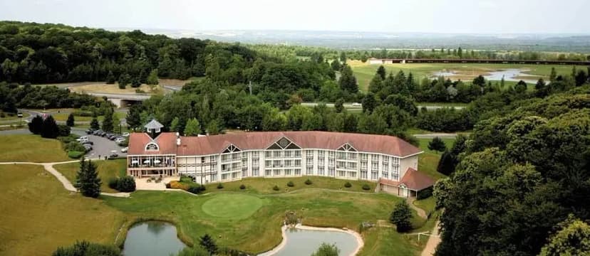 Golf Hôtel de Mont Griffon, Restaurant des Lacs — photo 1