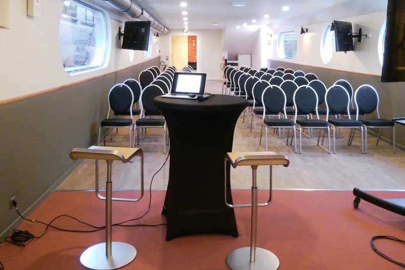 Péniche Espace Carnot — photo 3