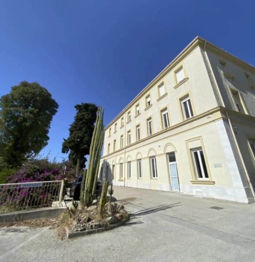 Château de Faveyrolles — photo 1