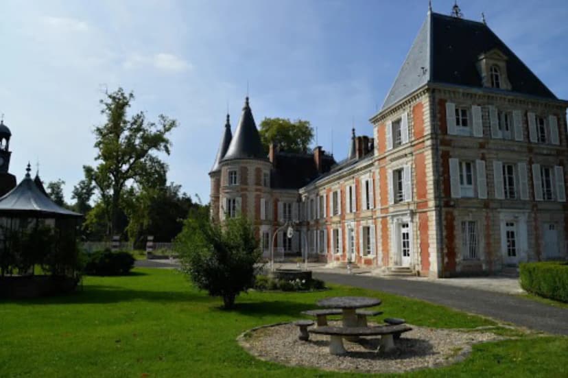 Chateau de Plumasserie — photo 1