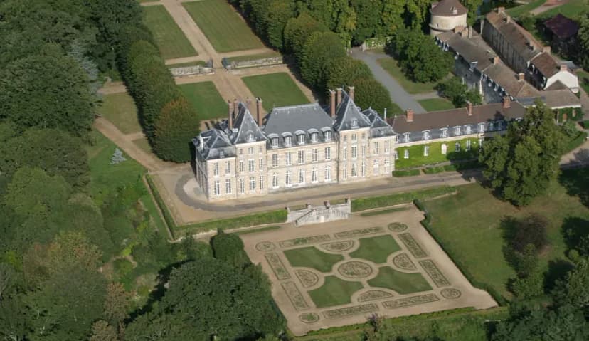 Castle of Saint-Jean de Beauregard — photo 1
