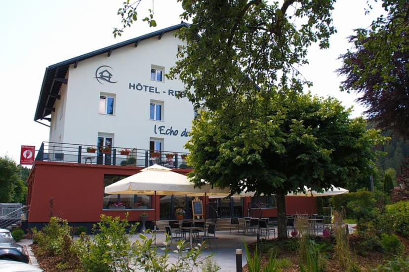 Hôtel l'Echo du Lac & Spa et son restaurant La Fourchette Gourmande — photo 1