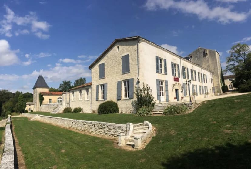 Château de Laléard — photo 1