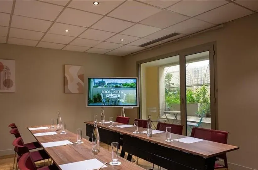 Hôtel 4 étoiles Royal Garden Champs-Elysées Paris — photo 5