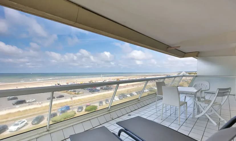 Magnifique appartement traversant situé sur le front de mer — photo 1