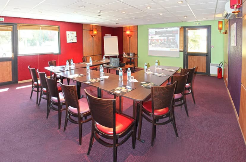 Brit Hotel Confort La Rochelle-Bistrot Les Temps Modernes — photo 2