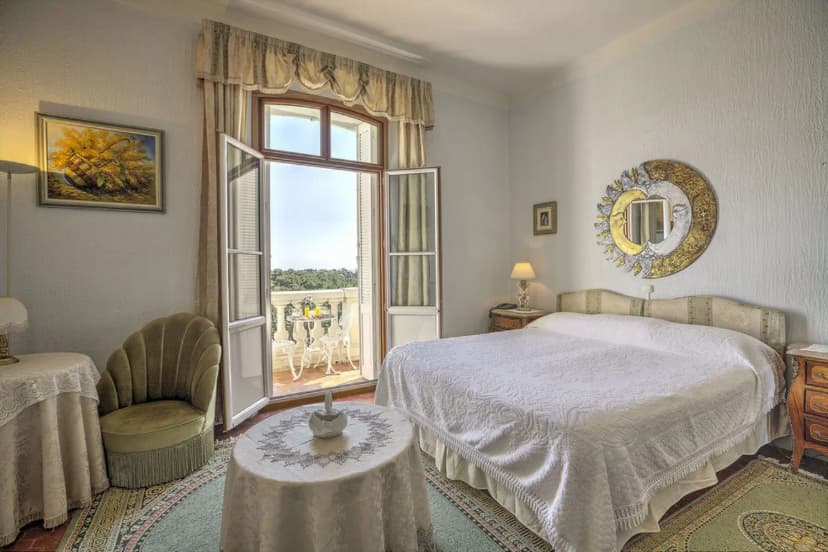 Hôtel 4 étoiles La Croix Valmer - Château de Meï-Lesé — photo 2