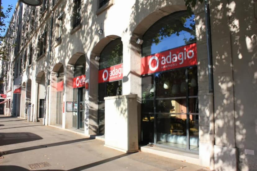 Aparthotel Adagio Lyon Patio Confluence — photo 1
