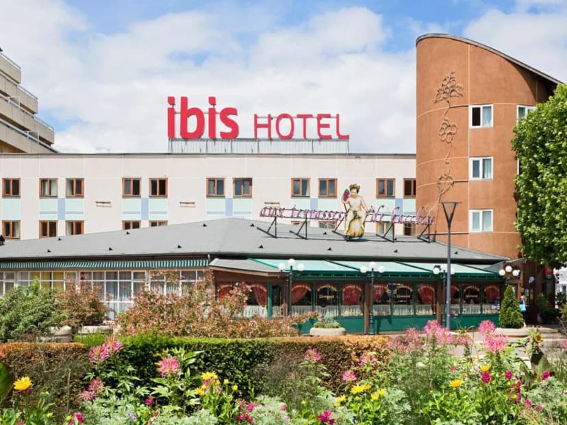 ibis Saint-Étienne - La Terrasse — photo 1