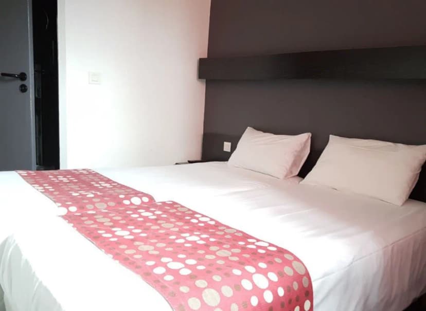 BRIT HOTEL Baillet-en-France — photo 2