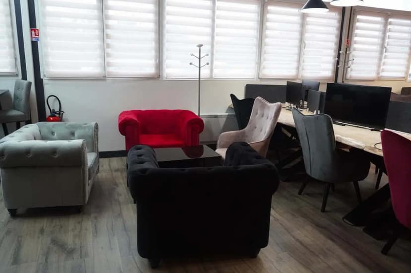 Leo - Company Open - Coworking, Salles De Réunion, Formation Et Séminaire - Gallery D'art — photo 4