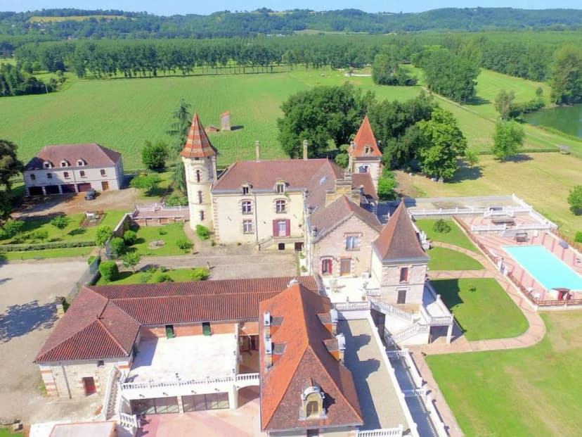 Château de Lastours Chambres d'hôtes — photo 1