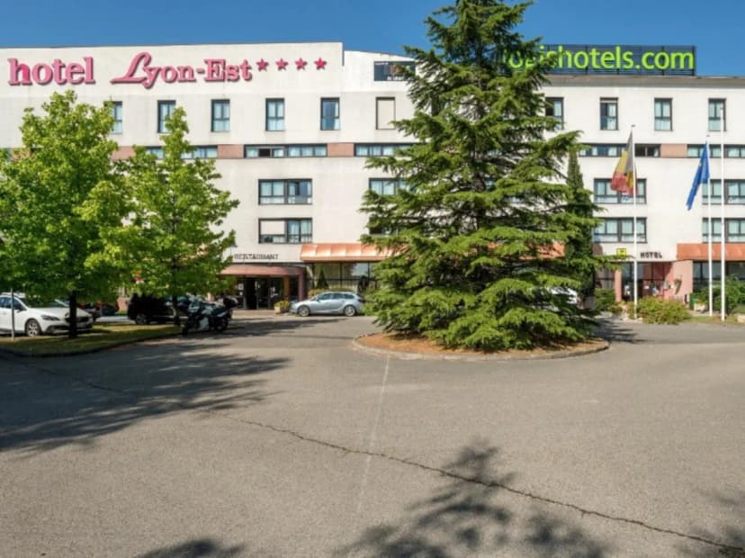 Logis Hôtel Lyon Est - Porte de l'Ain Rest. le Relais de Genève — photo 1