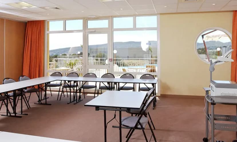 ibis La Ciotat — photo 2