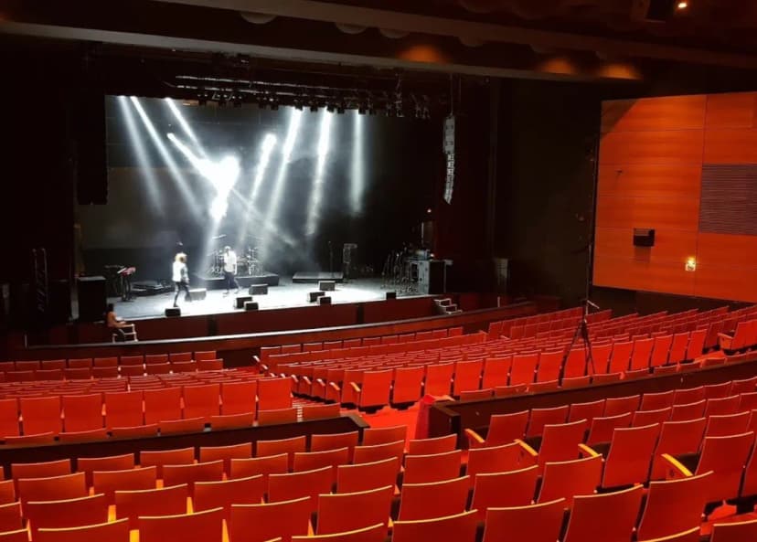 Theater of Longjumeau — photo 2