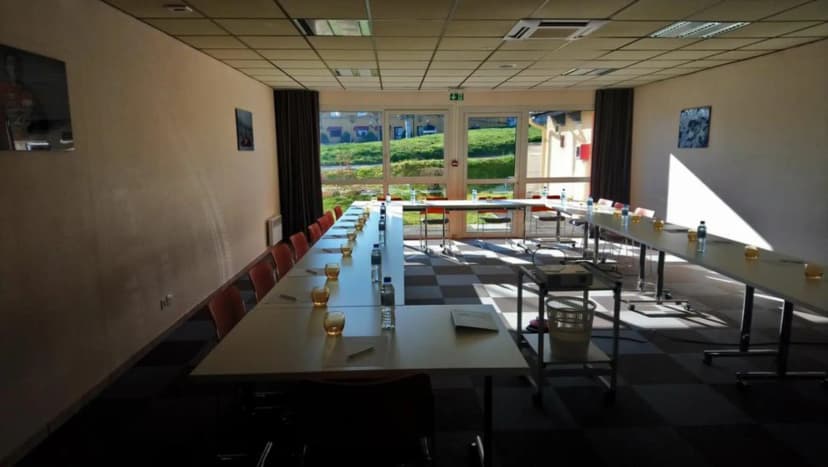 Brit Hotel Comfort Les Evens — photo 2