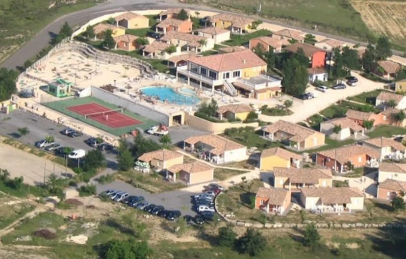 Domaine Des Garrigues: Village De Gîtes Avec Pool En Ardèche — photo 1