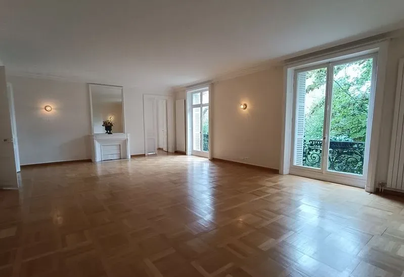 55 Rue de Monceau — photo 1