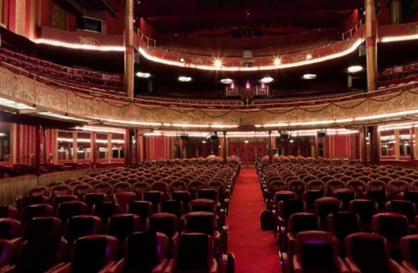 Folies Bergère — photo 2