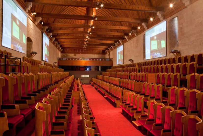 Centre de congrès du Palais des Papes — photo 2