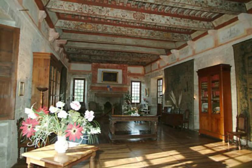 Chateau Cenevieres — photo 2