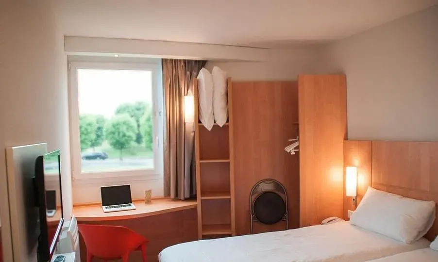 ibis Rambouillet — photo 1