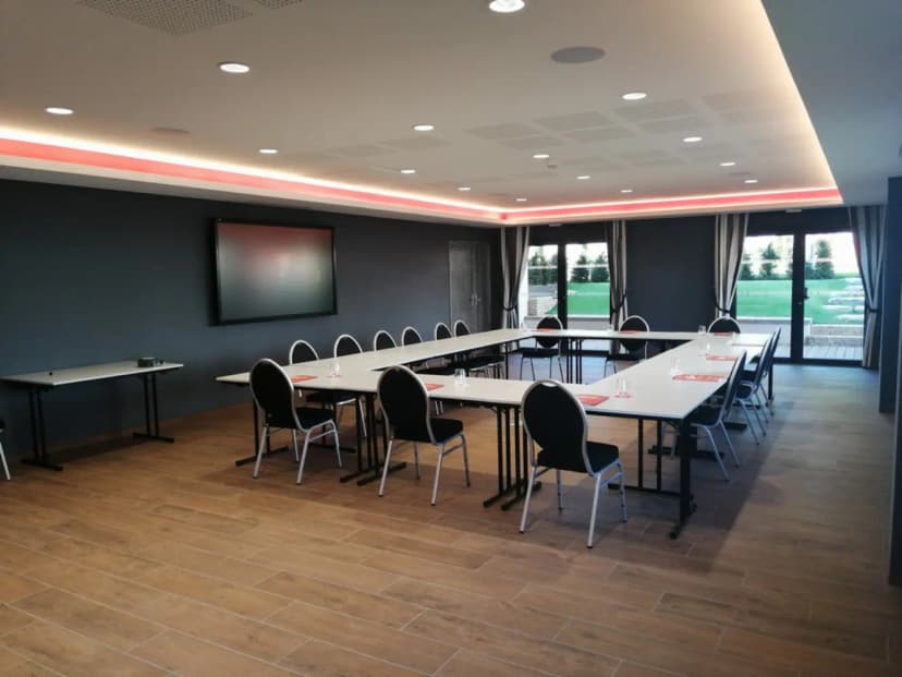 Hotel Les Maritonnes Parc Vineyard Restaurant Rouge & Blanc — photo 2