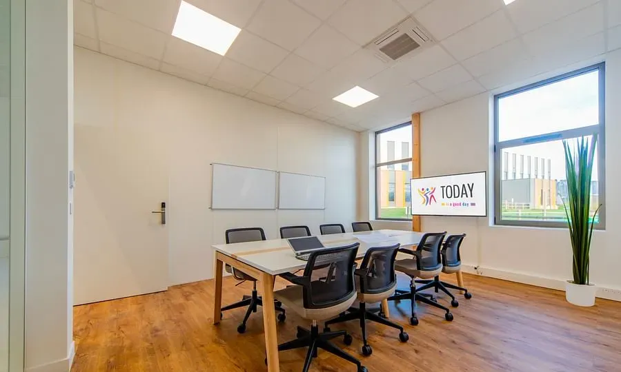 TODAY • Espace de coworking Tremblay-en-France et location bureaux privatifs, salles de réunion — photo 2