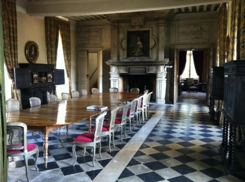 Château de Saint-Loup-sur-Thouet — photo 2