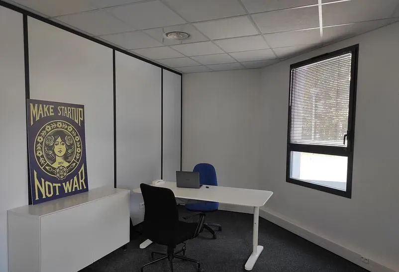 Morphoburo | Coworking de Meyreuil / Salle de Réunion — photo 2