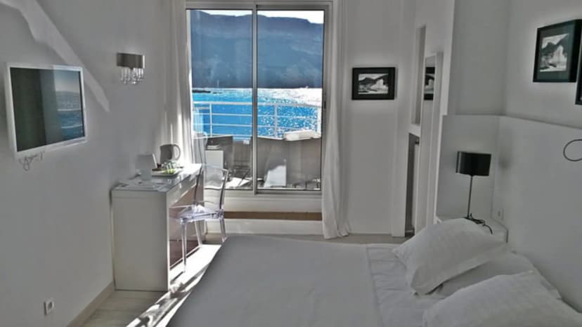 Hotel De La Plage - Mahogany — photo 3