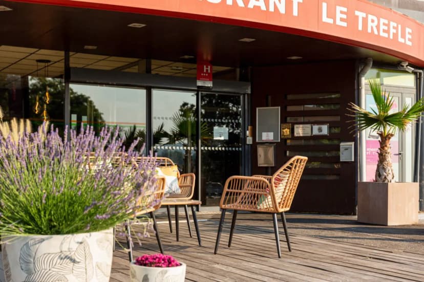 Le Trèfle — photo 1