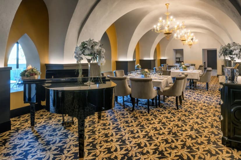 Hôtel du Roi & Spa by SOWELL COLLECTION — photo 3