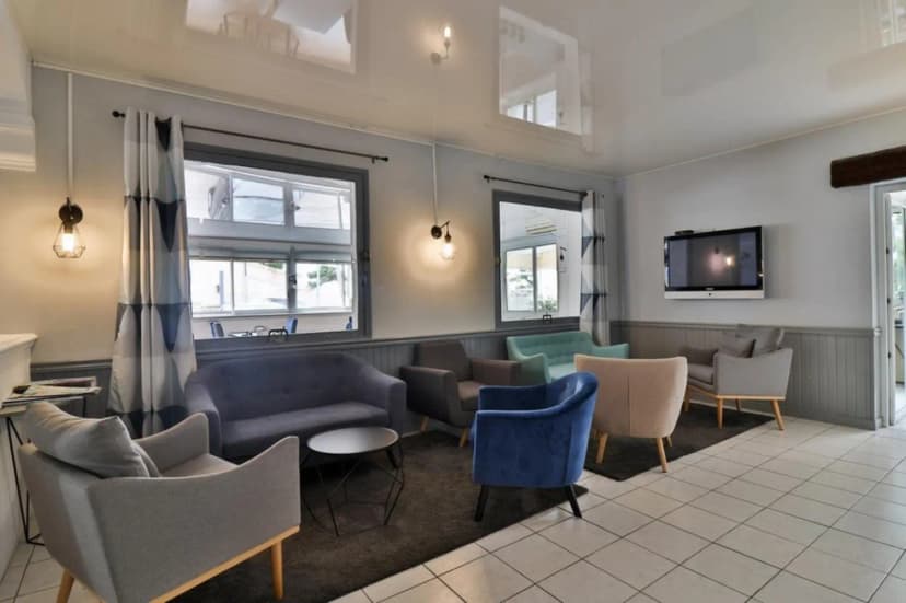Hôtel 3 étoiles la Tuilière | Piscine - Vue Mer - Parking — photo 2