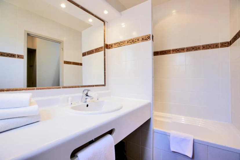 Hôtel Kyriad Nimes Centre — photo 3
