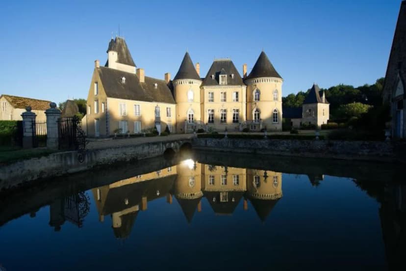 Castle Vaulogé — photo 1