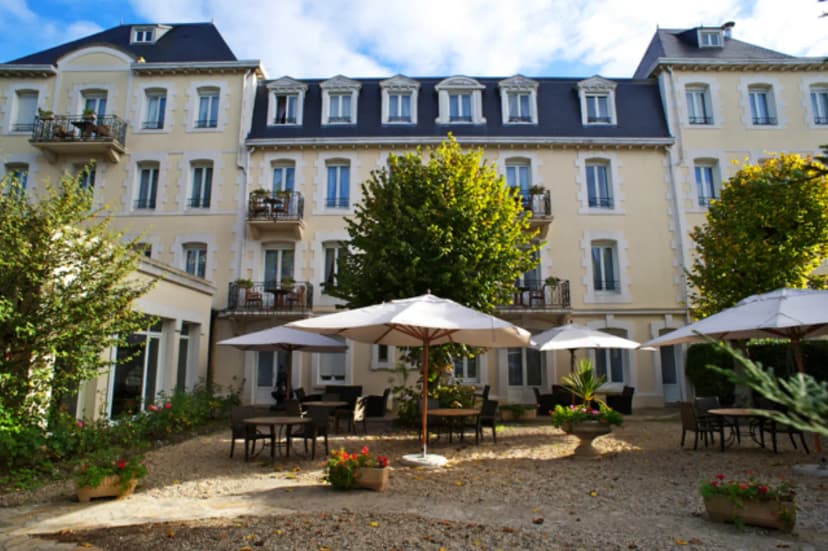 Grand Hotel De Courtoisville — photo 1