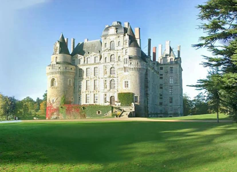 Château de Brissac — photo 1